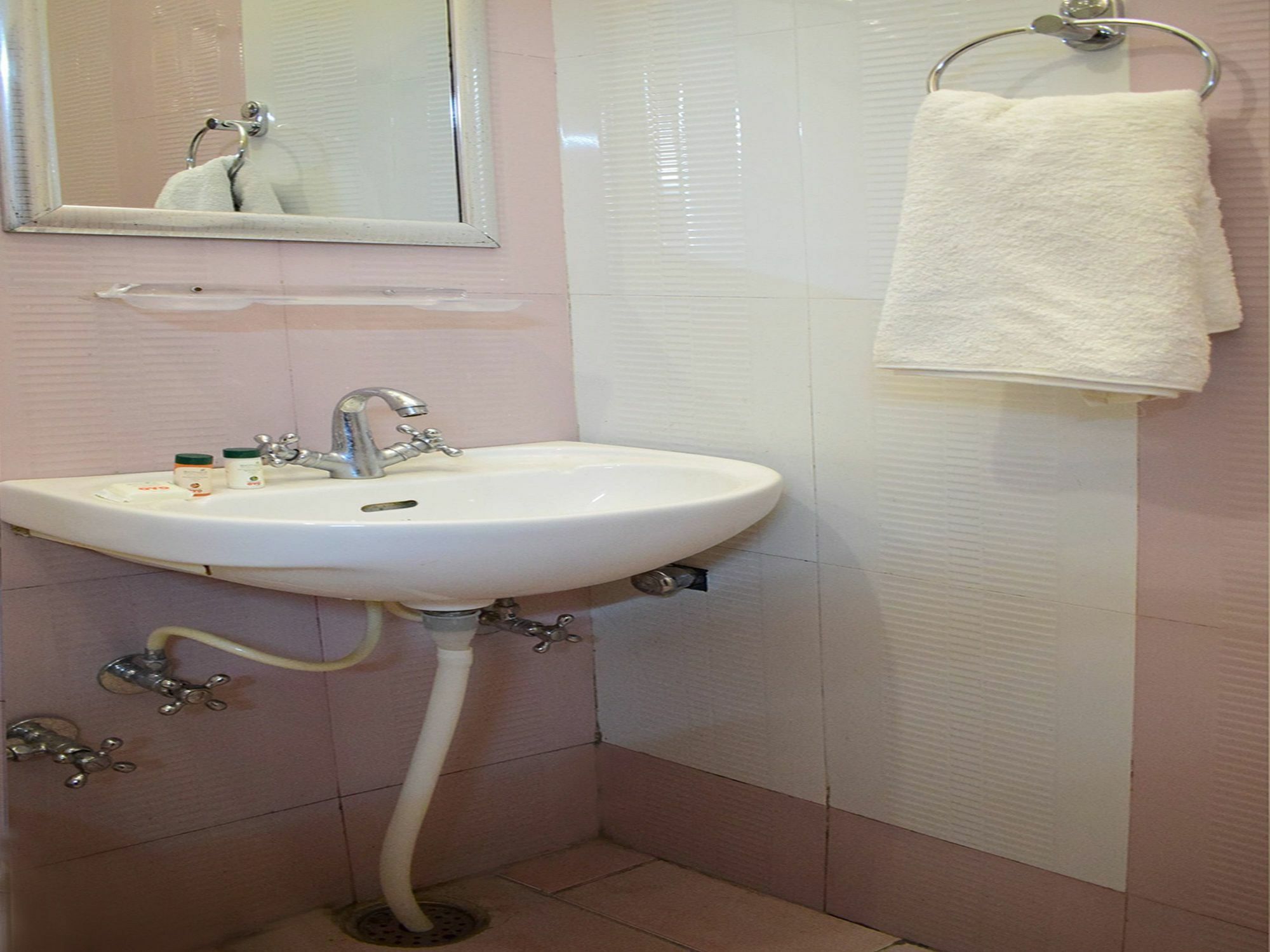 Hotel O Royal Inn ชิมลา ภายนอก รูปภาพ
